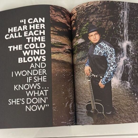 Garth Brooks  Book and CDS The Anthology Part 1 - Picture 2 of 7